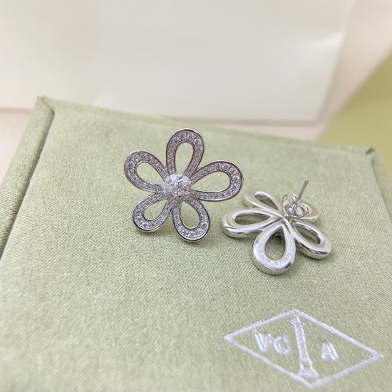 Van Cleef Jewelry High Quality