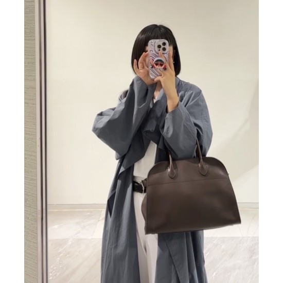 The Row Bags Top Quality
Small:26.20.18
Big:38.26.23