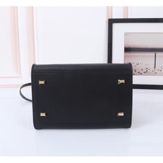 The Row Bags Top Quality
Small:26.20.18
Big:38.26.23