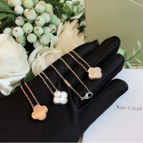 Van Cleef Jewelry Necklace