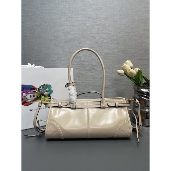 Prada Bags Top Quality
32x15.5x12cm