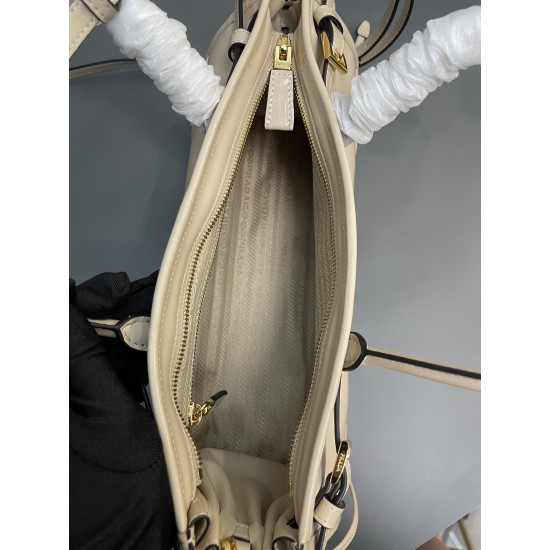 Prada Bags Top Quality
32x15.5x12cm