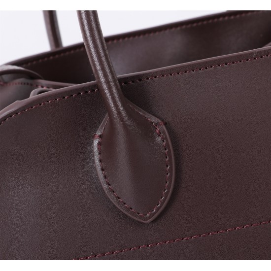 The Row Bags Top Quality
Small:26.20.18
Big:38.26.23