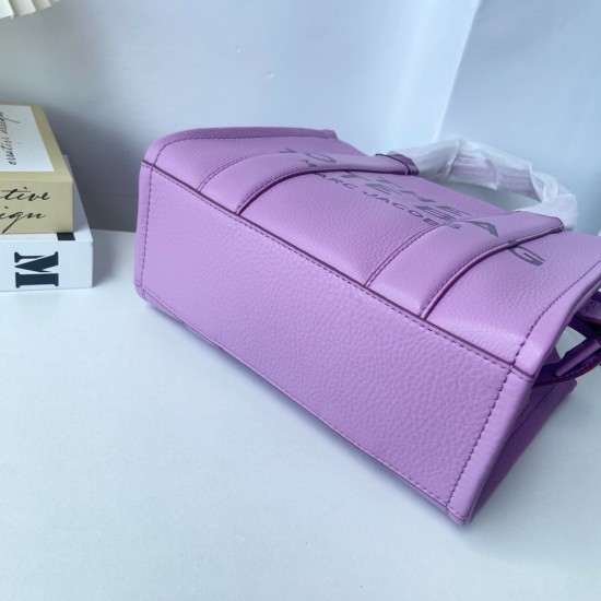 MJ Tote Full leather size: 41 * 34 * 15cm $140 Full leather medium size: 33 * 28 * 13cm $120 Full leather small size: 26 × 20 × 13cm $100 Fabric Large Size: 41 * 34 * 15cm $100 Medium size of fabric: 33 * 28 * 13cm $90 Fabric small size: 26 × 20 × 13cm $8