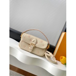 LV Bags Top Quality NANO DIANE
19*10.5*6