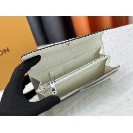 LV Bags High Quality Flip Wallet
