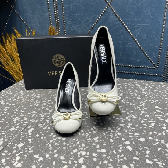Versace Shoes Fashion shoes
 Top Quality